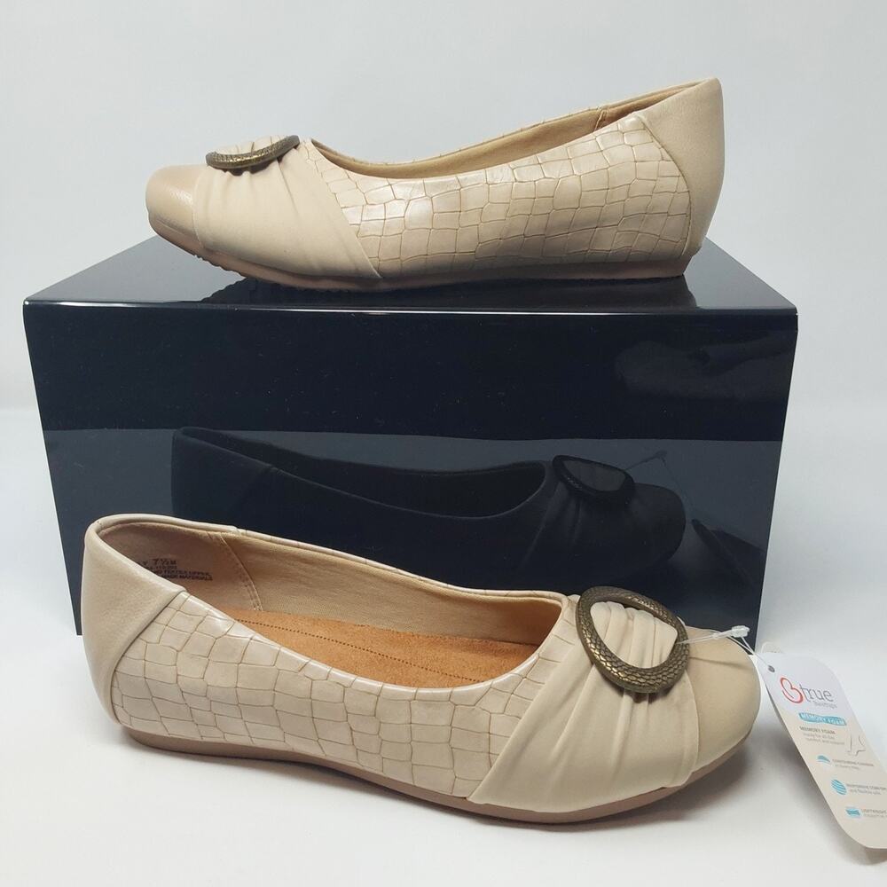 BareTraps B True Beige Croc Print Memory Foam Ballet Flats Womens 7.5M NWT